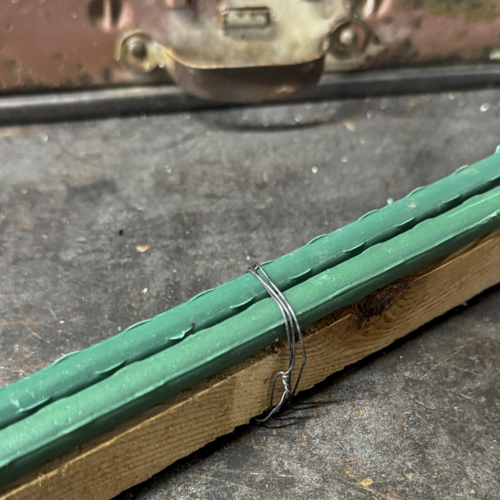 Dark Annealed Steel Utility Wire, 24 Gauge SWG, .022 in / 0.559 mm, 100 ft / 30.5 m Dispenser - Image 2